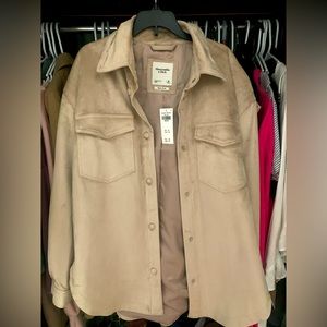 NWOT size medium Abercrombie vegan suede shirt. Never worn.